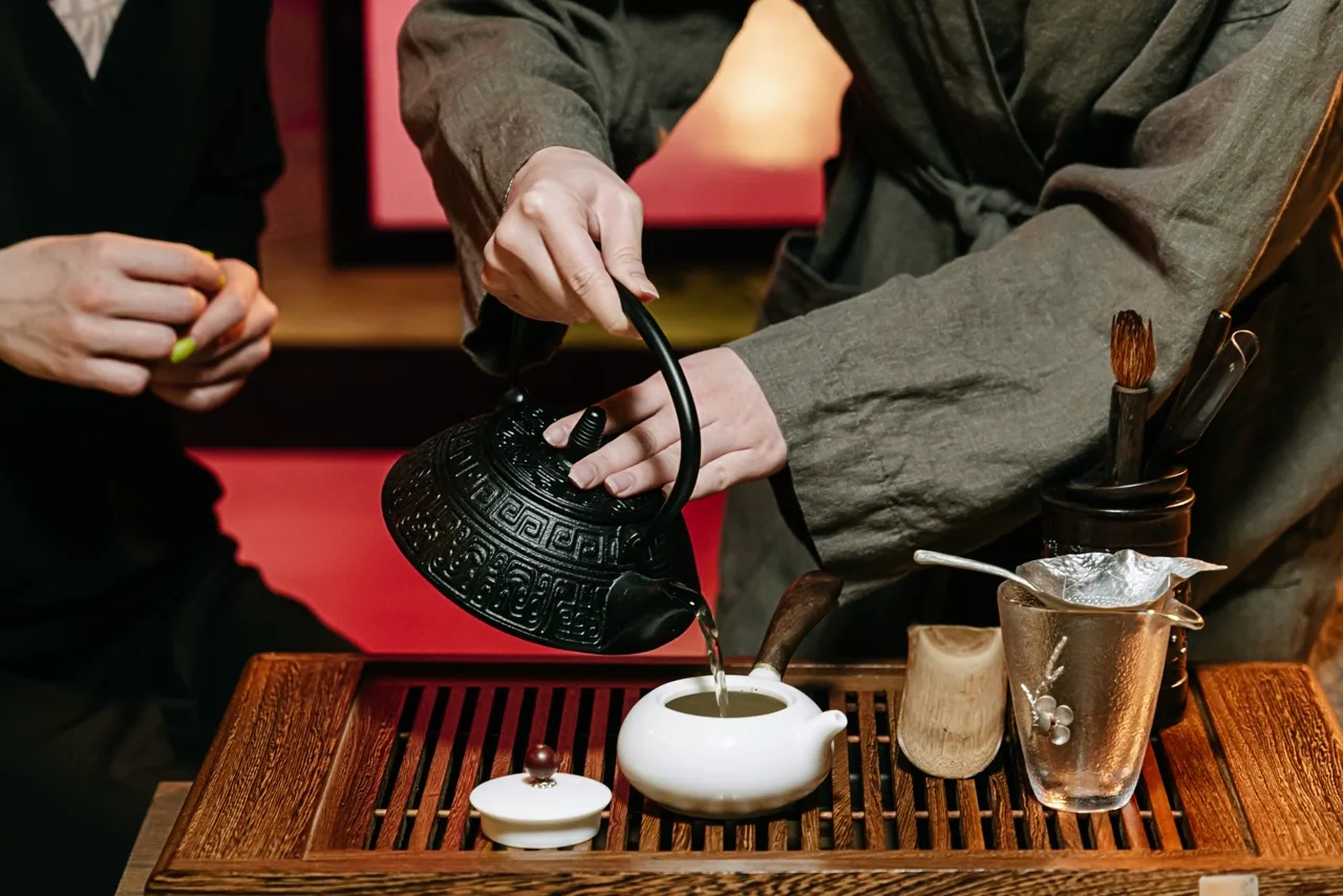 Chinese Tea Etiquette: Small Gestures That Make a Cup Feel Respectful — article body image for TodayChinese