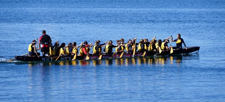 Dragon Boat Festival: Zongzi, Dragon Boat Racing, and the Story of Qu Yuan — traditional Chinese festival guide