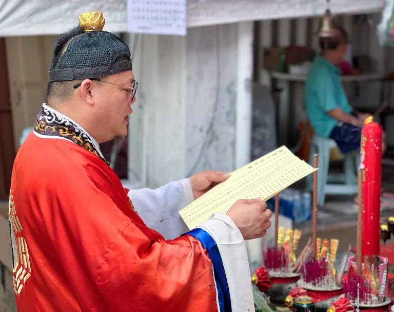 Zhongyuan Festival: China’s Ghost Festival and Its Traditions of Remembering the Dead — traditional Chinese festival guide