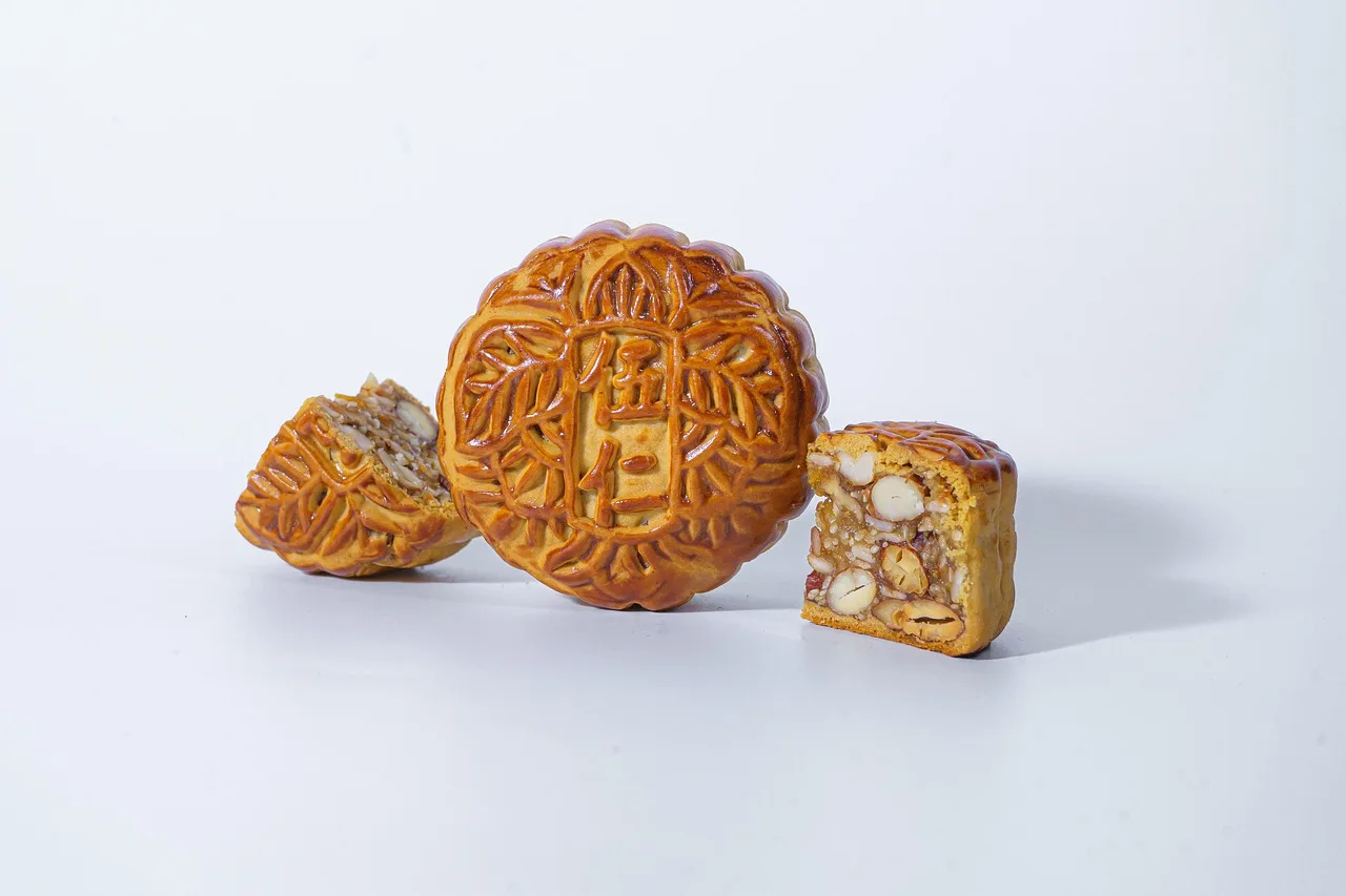 Mid-Autumn Festival: Mooncakes, Family Reunions, and the Chinese Moon history, food, and modern traditions