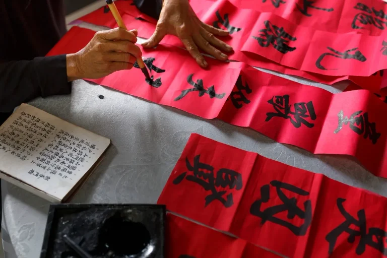 Oracle Bone Script: The Ancient Chinese Writing That Still Feels Alive — featured image for TodayChinese