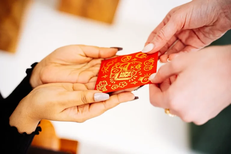 Red Envelopes in Chinese Culture: Lucky Money, Etiquette, and Family Warmth — featured image for TodayChinese