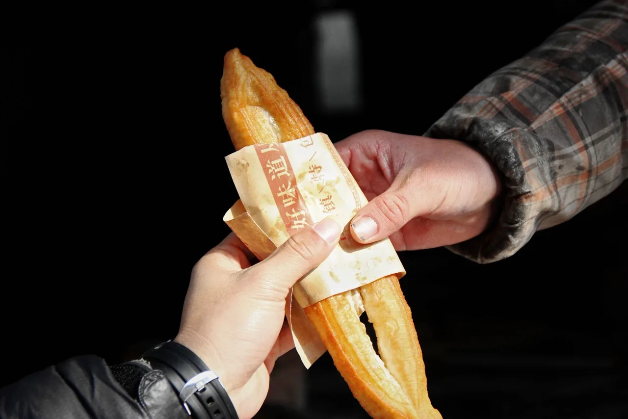 Youtiao and Soy Milk: The Chinese Breakfast Pair That Starts the Day Fast — article body image for TodayChinese